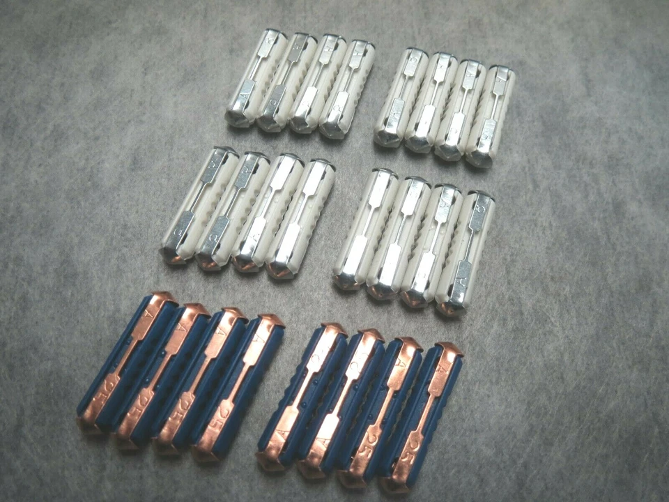 Blanco 8A Azul 25A Fusible Audi VW Porsche Hecho en Alemania Paquete de 24 ¡Envíos Rápidos! Foto 1 de 4