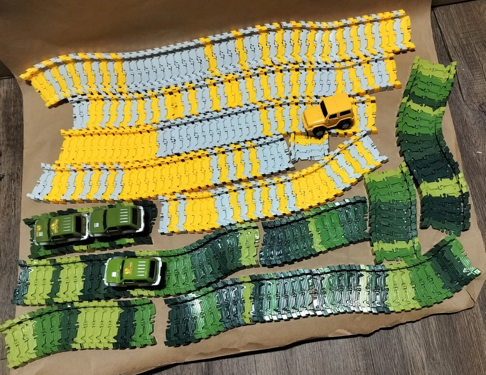 Lot Green & Yellow Dinosaur Flex Tracks Replacement Parts Race Orbital Paradise  - Image 1 of 1