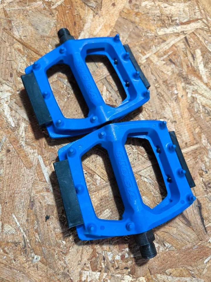 Tioga blue flat pedal - Image 1 of 4