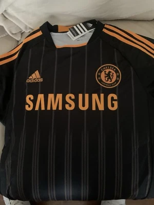 Retro Chelsea 2010/11. Away - Image 1 of 4