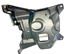 Monte Carlo 1973 - 77 Hood Latch Plate - Foto 1 di 4