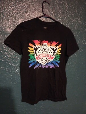 Camiseta Smirnoff Vodka NEGRA PEQUEÑA Adulto Manga Corta COLORIDA Para Mujer  Foto 1 de 4