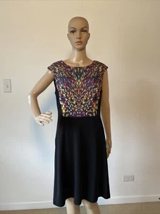 Ivy & Blu Maggy Boutique schwarz mit mehrfarbigem Top ärmelloses Etuikleid 10/M - Bild 1 von 12