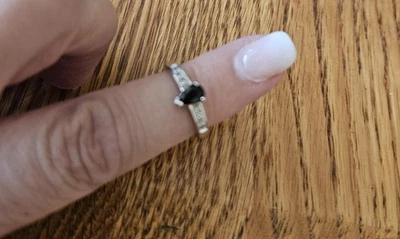 Signed Lia Sophia Size 5 Ladies Silvertone Ring-Black Teardrop Stone - Image 1 of 3