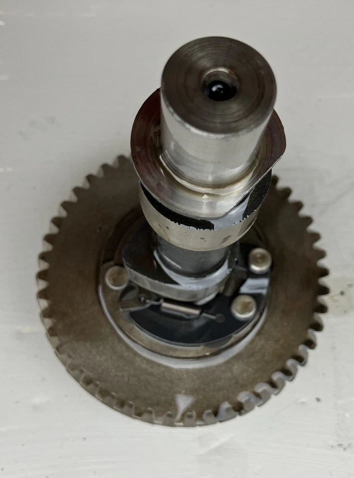 Árbol de levas Kawasaki FC420v - elevadores y varillas de empuje Foto 1 de 4