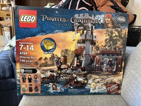 NEW LEGO Pirates of the Caribbean Whitecap Bay 4194 sealed box not perfect