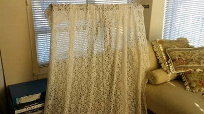 VINTAGE NET LACE CURTAIN - 165 X 206 CM - Image 1 of 4