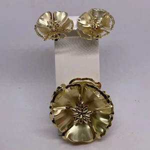 Vintage Mid Century goldfarbene 3D große Blumen Anstecknadel Brosche Clip Ohrringe Set - Bild 1 von 6