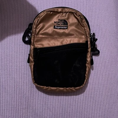 Bolsa lateral Supreme X North Face Foto 1 de 2