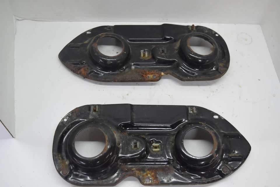 Chevrolet Corvair Monza 1966 par de soportes de retención de canastilla de faros 14341 Foto 1 de 4