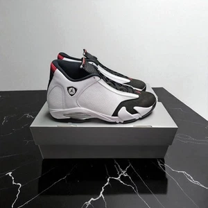 NUOVO Nike Air Jordan 14 Retro Black Toe 2024 Taglia 9 Uomo/10.5 Donna 487471-160 - Foto 1 di 9