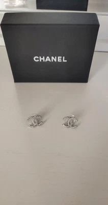 CHANEL CC Pearl Crystal Earrings Pre-owned  - Image 1 of 4