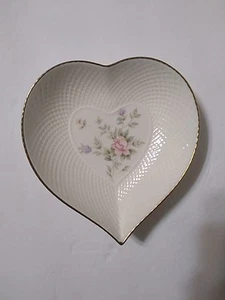 Mikasa Bone China herzförmige Schale Schmuckstück/Bonboniere Erinnerung Floral - Bild 1 von 5