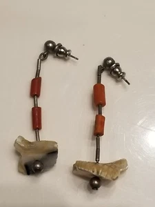 Old Pawn Zuni Carved Mother Of Pearl Bird Fetish And Red Coral Earrings - Picture 1 of 2