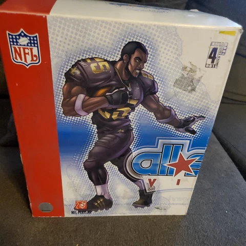 2007 Upper Deck Reggie Bush All Star Vinyl Figure NFL  Dark Jersey Cover