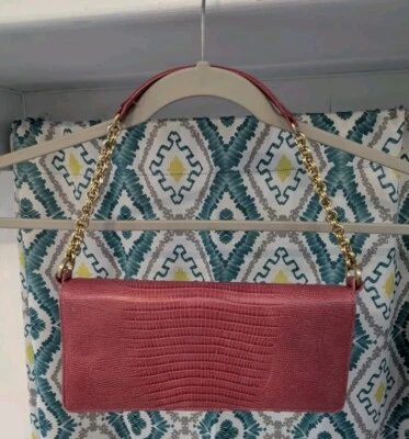 Bolso sin asas Ann Taylor de cuero genuino con patrón de cocodrilo a presión magnética Foto 1 de 3