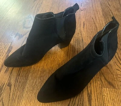 Unisa Women's Black Suede Style Ankle Bootie Size 9 - Image 1 of 4