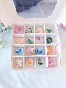 16 Wax Melts In a Gift Box, Highly Scented Melts, 100+ Scents, Vegan 90-100g - Picture 1 of 2