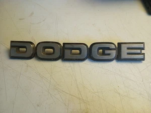 Metal 1985 - 1993 Dodge Ram Van Truck Hood Emblem D150 D250 D350 OEM 4357050 - Bild 1 von 5