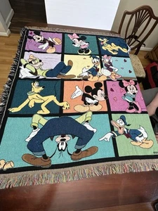 Walt Disney Tapestry Woven Throw Blanket Mickey Minnie Donald Daisy Goofy Pluto - Picture 1 of 12
