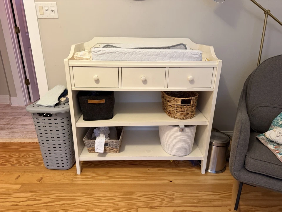 Trocador de cômoda infantil Pottery Barn madeira bege sem gavetas - Imagem 1 de 1