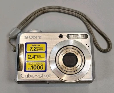 Sony Cyber-shot DSC-S700 7.2MP Digital Camera Silver PARTS ONLY NOT WORKING - Image 1 of 4