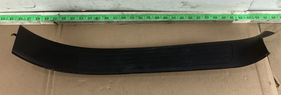 2013-2016 Mercedes-Benz GL450 Rear Right Door Sill Scuff Plate Trim Cover OEM - Image 1 of 4