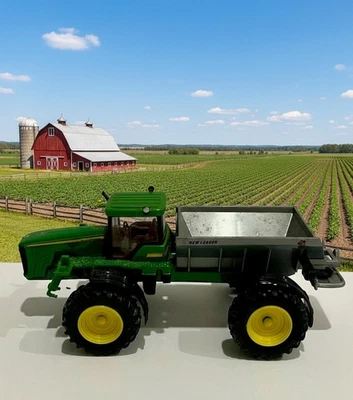 ERTL, John Deere, 4930 New Leader L3020Q4, Dry Box Spreader, 1:64 Scale - Image 1 of 4