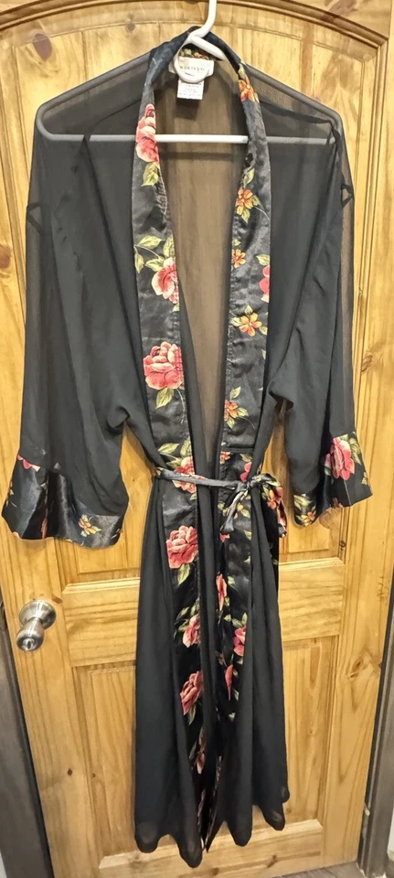 Amoureuse Shabby 女式粉色玫瑰黑色缎带长袍,尺寸 2X — 第 1/3 张图片