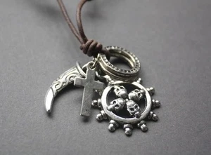 NUOVA collana girocollo pelle canapa metallo ciondolo surfista teschio pirata - Foto 1 di 2