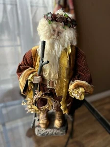 21 Zoll großer Vintage Weihnachtsmann hält Kranz Stab Gold Fell Holz Krone Statue - Bild 1 von 17