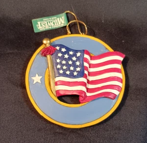Midwest of Cannon Falls Santa America Flag Ornamento - Navidad - Imagen 1 de 1