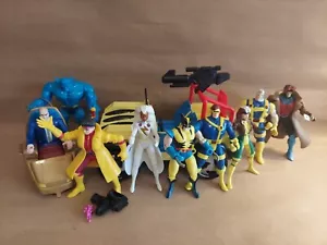 Vintage 1990's Toy Biz Marvel Lot WOLVERINE JEEP WITH 9 FIGURES - CLASSICS LOOSE - Picture 1 of 24