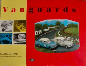 Lledo Vanguards Ford Classic 109E & Brands Hatch Diorama 2 piece set. RD1002. - Picture 1 of 6