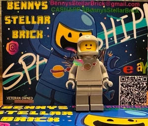 LEGO Classic Spaceman L. Grey Astronaut Minifigure Custom Helmet - Picture 1 of 5