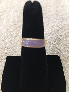 #1786 14K Gold Ring with Lavender Jade Inset, Stamped 14K, Size 6