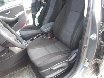 Cilindro maestro de freno usado se adapta a: Hyundai Elantra Hatchback GT 2017 grado A Foto 1 de 4