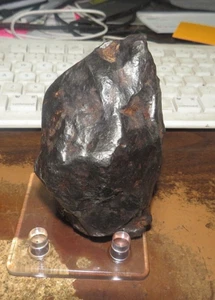 1260 GM. Egypt Gebel Kamil Iron meteorite complete individual W/ STAND RARE 2.8# - Picture 1 of 9