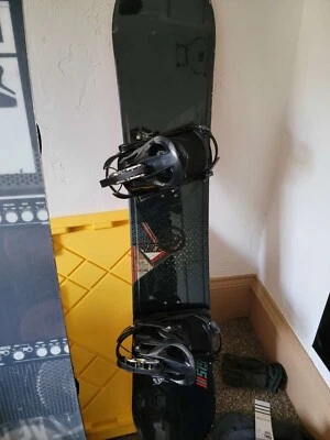 Snowboard 5150, ~8 años, fijaciones K2 Flow en buen estado, ajuste talla 10 Foto 1 de 2