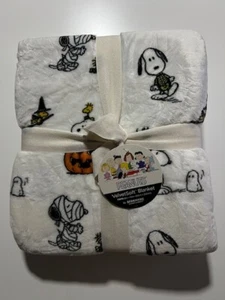 Berkshire Blanket Throw Peanuts Snoopy Halloween Mummy Skeleton TWIN 6o x 90in - Picture 1 of 5