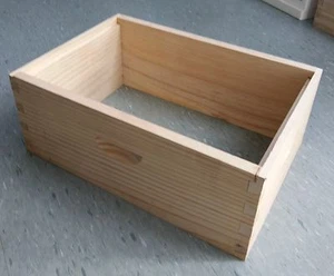 Beekeeping - flat pack 8 frame WSP Hive box - radiata pine - Foto 1 di 4