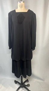 Vestido Vintage TALLA 20 1/2 2X PLUS MUJER Negro Gota Cintura Aleta Años 20 Años 80 Años 90 - Imagen 1 de 9