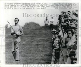 1970 Press Photo Cleveland Open Golf Bruce Devlin in the rough - nes21861