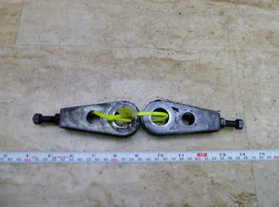 1974 Suzuki RE5 500 Rotary S794. ajustadores de roda traseira - Imagem 1 de 4