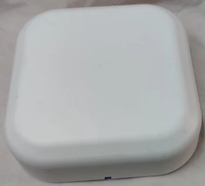 Laird PAS69278P-91NF Dual-Band Directional Panel Antenna 698-2700 MHz, 8dBi - Image 1 of 4