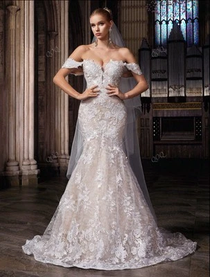 Wedding Dress With Veil - Image 1 of 4