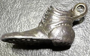 Monopoly Vintage Boot Spielfigur Medaille - Bild 1 von 4
