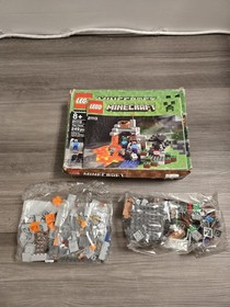  LEGO Minecraft: The Cave (21113) Open box