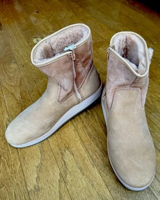 OLUKAI *NEW*WT Womens Pa'ina Hulu Brown Suede/Leather Fur Lined Boots SZ 41/10.5 - Image 1 of 4