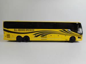 Iconic Replicas 1:87 Prevost X3-45 Bus All Aboard America USA - Picture 1 of 7